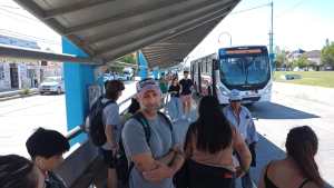 Incertidumbre entre usuarios de KoKo por el aumento del boleto que frenó la provincia