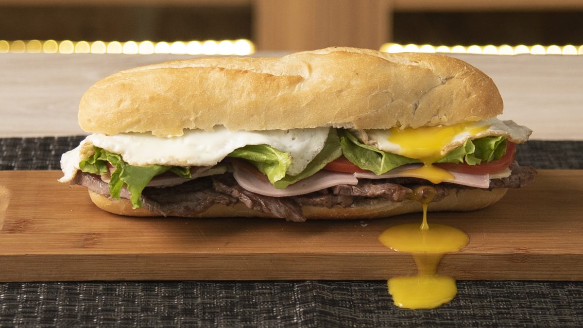 El sándwich de lomo, el favorito por excelencia de la Argentina.