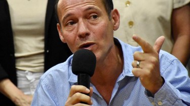 Las deudas históricas que tenían los municipios de Neuquén quedaron a cero, según se desprende de un decreto firmado por el gobernador Omar Gutiérrez. (Archivo Matías Subat).-