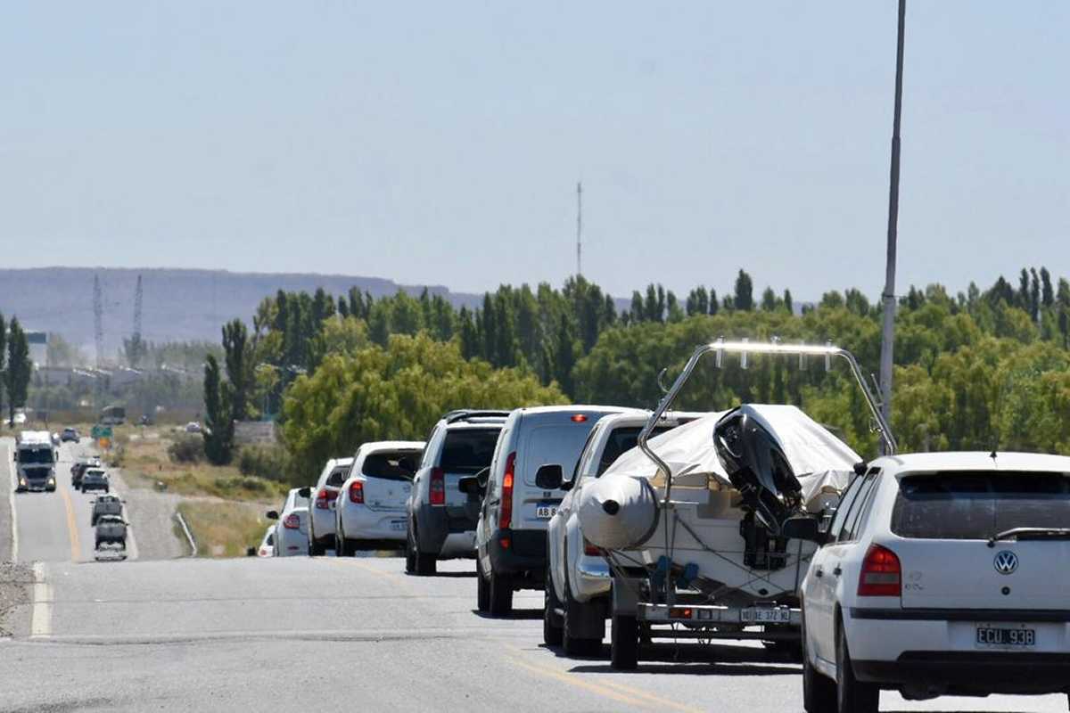 Roca: comenzó el regreso y hay demoras en la Ruta 22 - Diario Río Negro