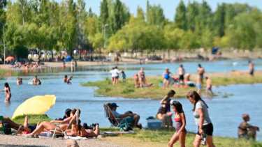 Los balnearios de Neuquén, uno de los puntos donde se focalizarán los operativos en Navidad. Foto: Archivo Florencia Salto