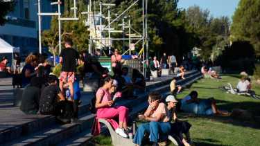 Fiesta de la Confluencia: cuánto sale tomarse una cerveza, un fernet o un licuado . Foto Matías Subat. 