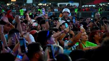 La convocatoria a la Fiesta de la Confluencia también generó ocupación en otras ciudades del Alto Valle. foto: Matías Subat.