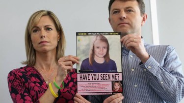 Los padres de Madeleine McCann buscan a la niña desde hace 16 años, tras su desaparición en Portugal.-