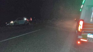 Vuelco en Ruta 6: una pareja de Buenos Aires derrapó a unos kilómetros de Roca
