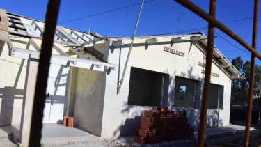 La obra de la Escuela Primaria 95 se encuentra paralizada. Foto: Cesar Izza