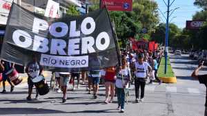Marcha del Polo Obrero en Río Negro: se movilizaron por el centro de Roca