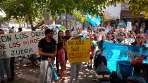 Familias de la Escuela 95 reclamarán con velas por el avance de la obra en Roca