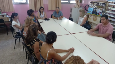 Autoridades de Educación recorrieron el edificio de la Escuela 32. Foto gentileza