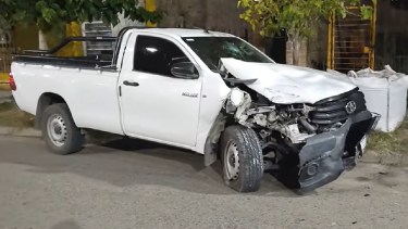 El conductor de la camioneta chocó contra un auto y luego a una segunda camioneta. (Foto gentileza)
