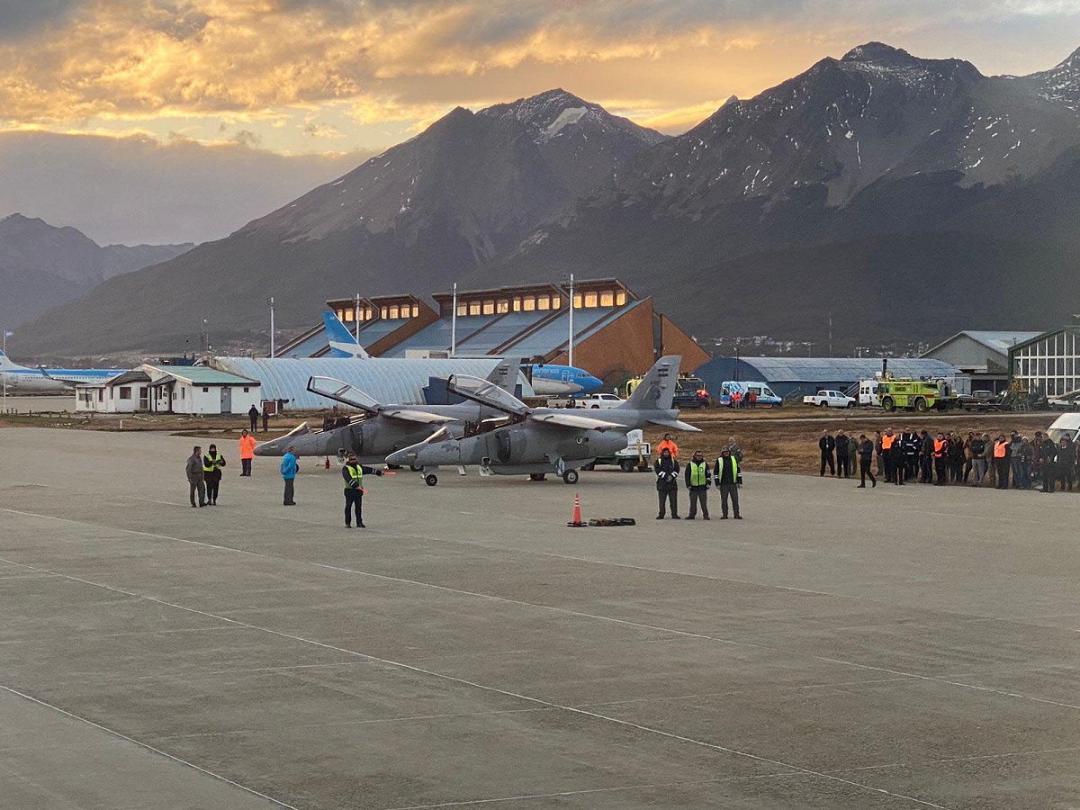 La llegada del avión oficial presidencial a Ushuaia. 