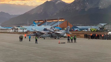 La llegada del avión oficial presidencial a Ushuaia. 