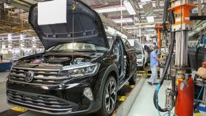 Tres fábricas de Volkswagen en Brasil pararán por falta de componentes