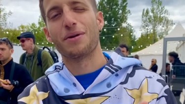 Fiesta de la Confluencia: WOS recorrió el predio, compartió con fans y se llevó "puesto" un regalo 