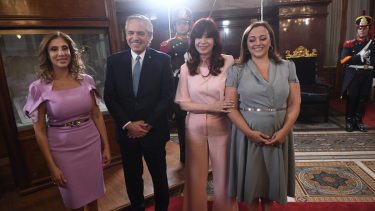 El mandatario arribó pasadas las 11:30 al Palacio Legislativo. Foto gentileza Senado