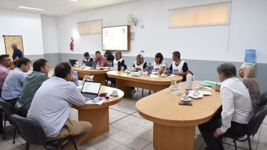 La paritaria con Unter empezó después de las 14.30. (Facebook).-