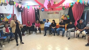 Disintos candidatos intendente, legisladores y gobernador, estuvieron presentes en el encuentro. Foto: Gentileza.