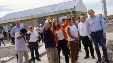 La gobernadora Carreras encabezó el acto de inauguración de la Estación Transformadora El Solito.