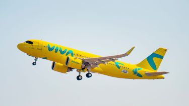 La semana pasada cientos de pasajeros, algunos de ellos argentinos, se vieron afectados por el cierre de la aerolínea Viva Air.