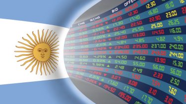 Inversores. La previa de las elecciones y la demora del acuerdo con el FMI marcan la dinámica del mercado.