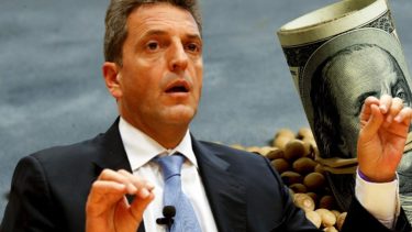 La cotización de la moneda estadounidense se disparó hoy en el mercado informal. 