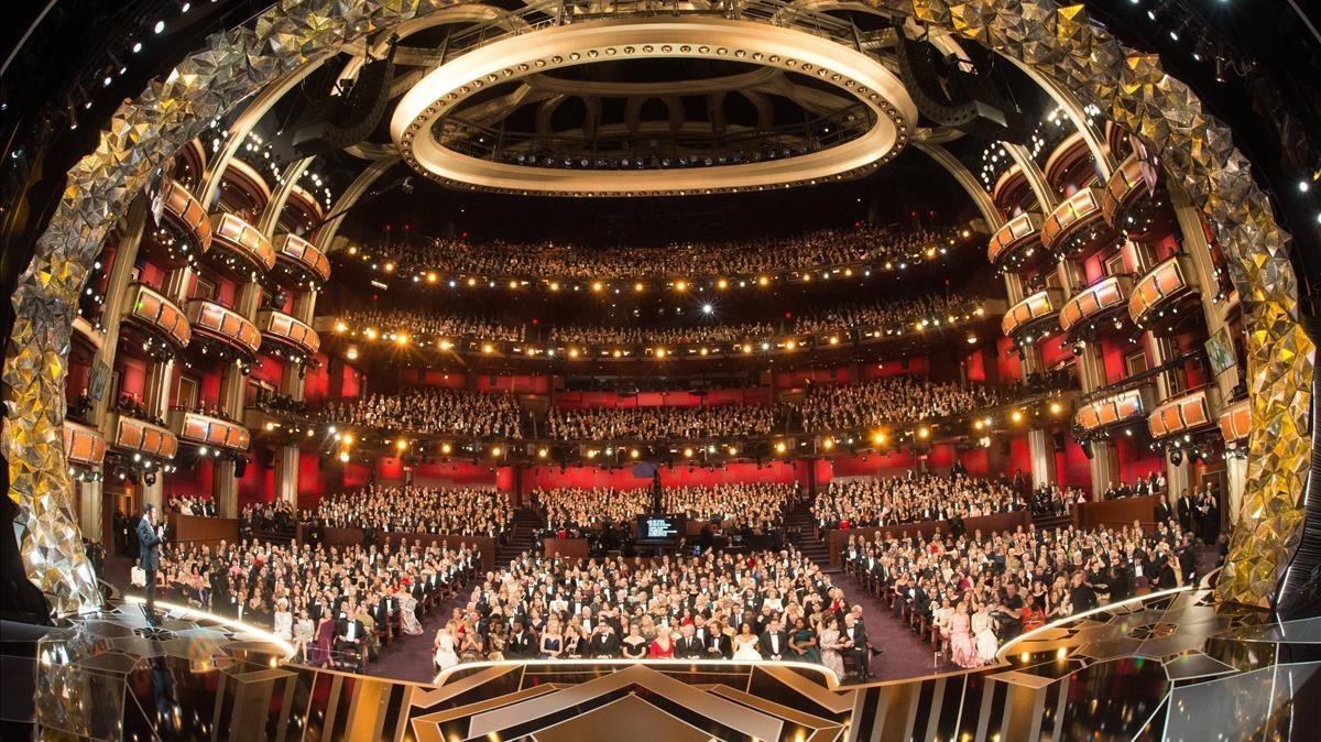 El imponente Dolby Theatre de Los Angeles espera por las celebridades del cine para otra noche de emociones y, por qué no, sorpresas. ¿Sera "Argentina, 1985" una de ellas?