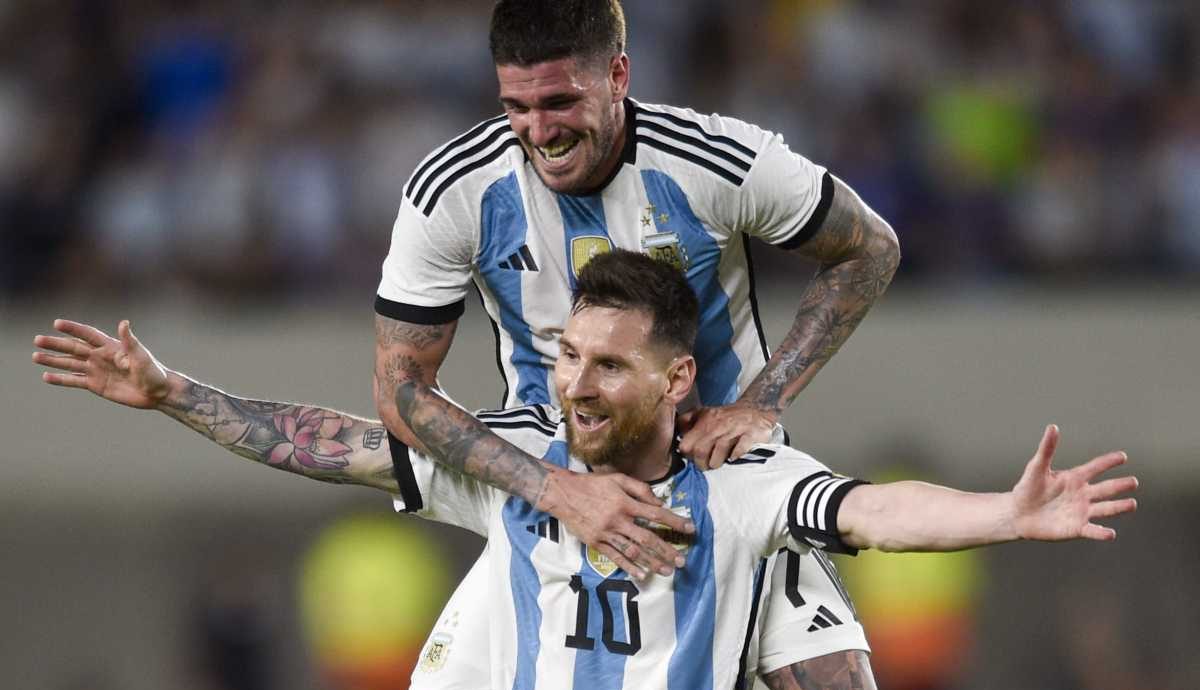 Messi y el gol 800 de su carrera. (Foto: AP)