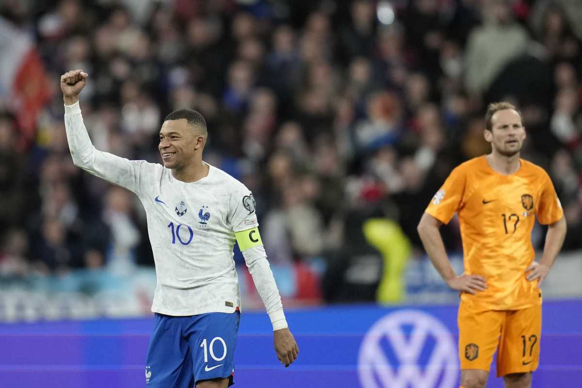 Mbappé facturó por duplicado para Francia. (AP Photo/Christophe Ena)