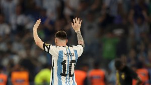Argentina goleó 7 a 0 a Curazao en Santiago Del Estero con tres de Messi