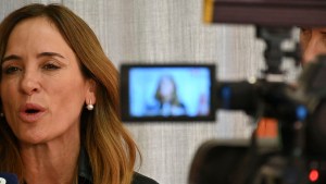 La ministra Tolosa Paz compartió acto con Horne y repartió fondos en Bariloche