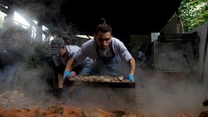 Turistas y barilochenses disfrutaron de la Fiesta Nacional del Curanto