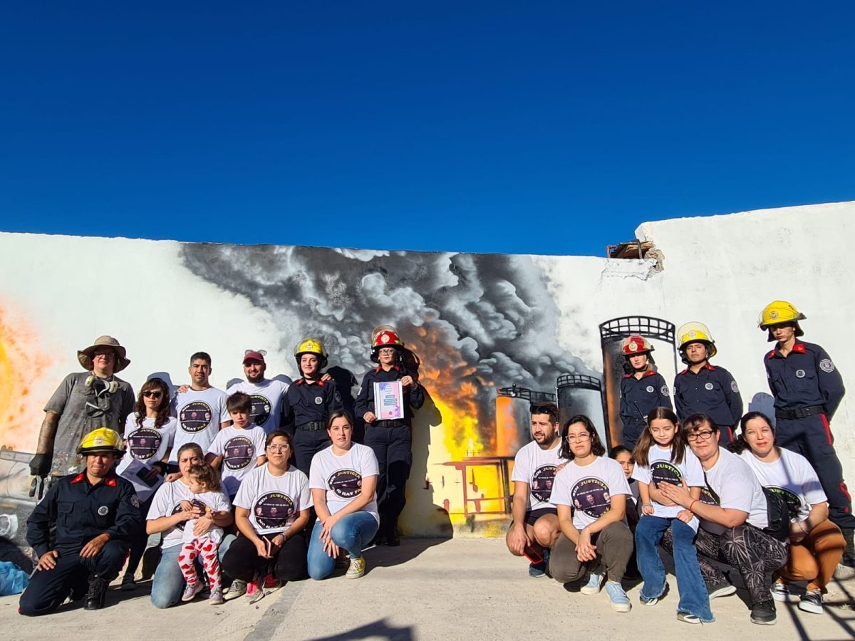 El mural quedó pintado en la sede comunitaria del barrio Pampa (Foto: Andrea Vazquez)