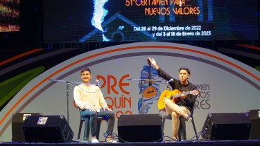 Nicolás realiza muchas de sus actuaciones junto a su hermano Federico. La intención, según aseguran, no es otra que divertirse.