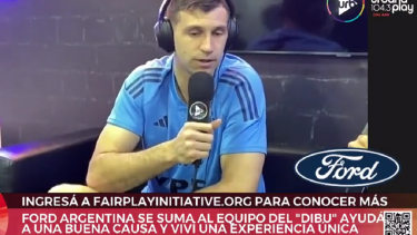 Dibu Martínez brindó una entrevista a Urbana Play. 