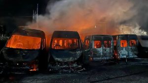 Dos depósitos de colectivos escolares ardieron en Roma: temen la aparición de grupos anarquistas