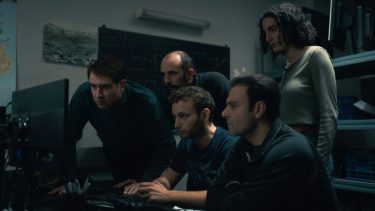 «La noche del crimen», un minucioso thriller francés que muestra la investigación de un femicidio