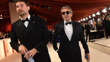 El director Santiago Mitre y Ricardo Darín, de los primeros en transitar la alfombra que, esta noche, será color champagne y no roja.