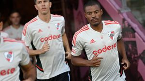 Malas noticias para River: se lesionó De la Cruz