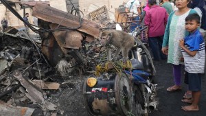 Incendio de un depósito en Indonesia deja 18 muertos y 60 heridos