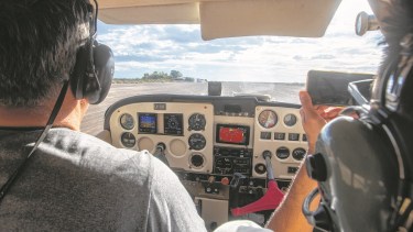 Tener una escuela de pilotos reonocida porANAC es uno de los requisitos establecidos en la Ley 5079. Foto: Juan Thomes.