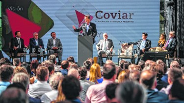 Una de las ayudas que prometió el ministro es la firma de un acuerdo con el Gobierno de los Estados Unidos para levantar las sanciones comerciales. Foto Archivo.