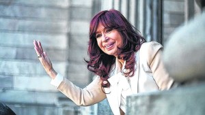 Realizan vigilia en apoyo a Cristina Kirchner, a la espera de los fundamentos de la causa Vialidad