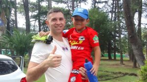 El emotivo encuentro de Dibu Martínez con dos chicos: «Sos un ídolo»