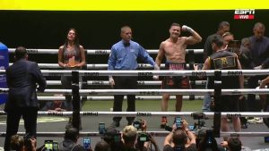 Maravilla Martínez noqueó a su rival en el primer round en el Luna Park