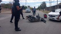 Imagen de Motochorros robaron elementos de un auto, perdieron el control y fueron detenidos en Roca
