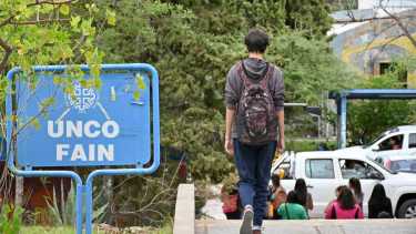 Las becas están destinadas a estudiantes o graduados de varias carreras. (Archivo Florencia Salto).