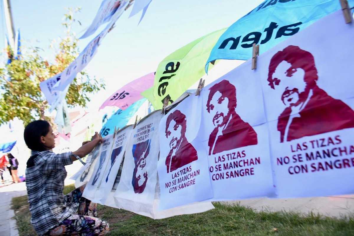 El 4 de abril del 2007 fue asesinado el maestro Carlos Fuentealba, durante una represión en Arroyito. Foto archivo: Matías Subat. 
