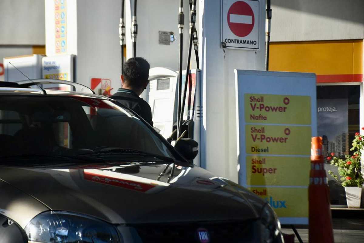 Shell, Axion y Puma aumentaron los precios un 4,5% promedio en sus estaciones de servicio. (Foto: archivo Matias Subat)
