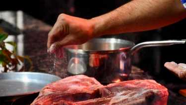 Cipolletti: conocé la nueva propuesta del chef Emma Leiva que se lleva muy bien con el padel