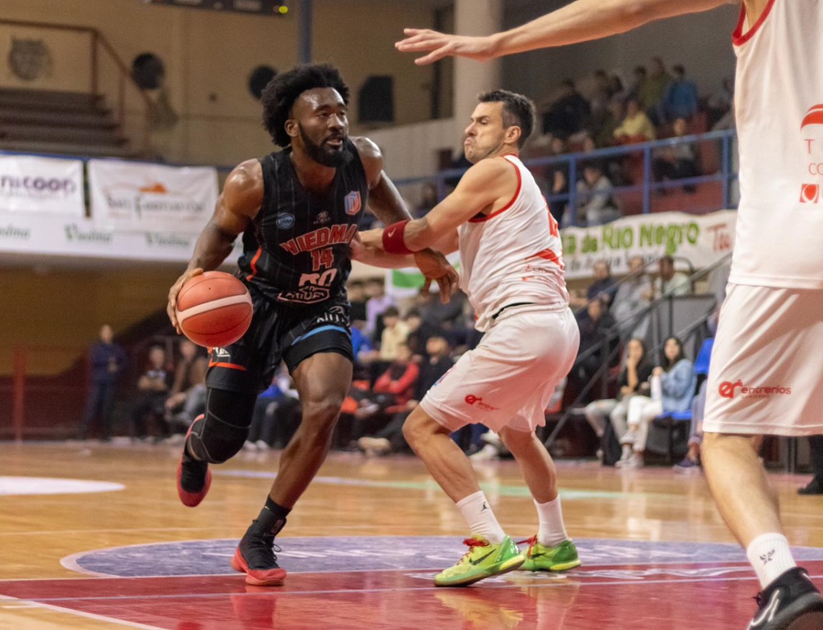 Deportivo no le dio chances a un flojo equipo de Rocamora. Foto: gentileza.